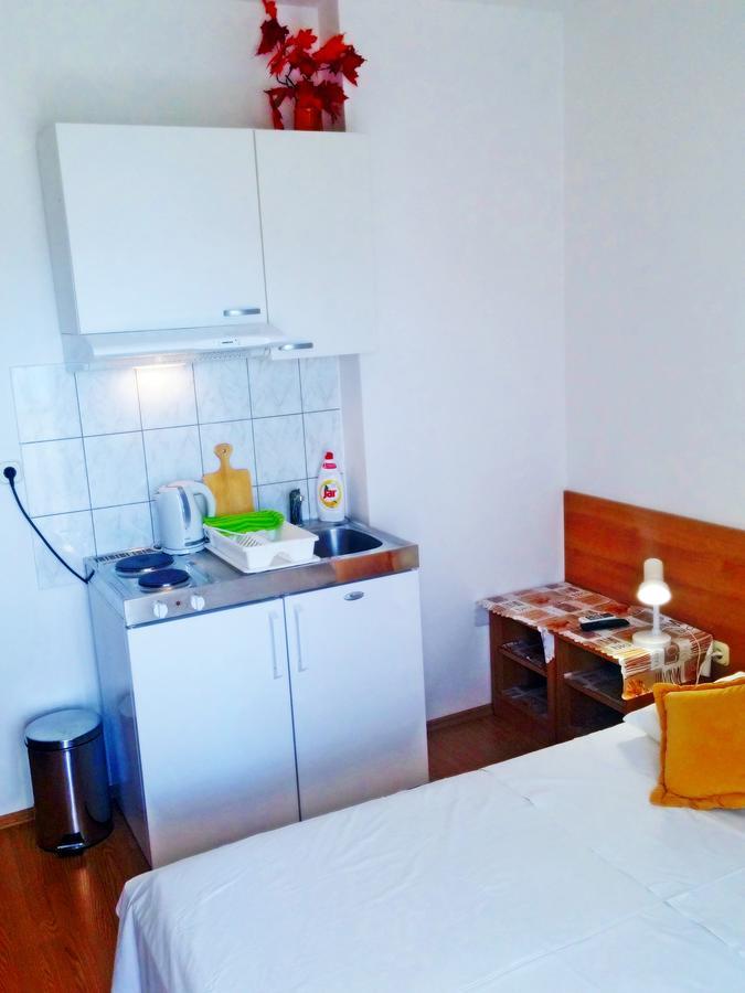 Apartments Eugen Pedisic Turanj Bagian luar foto