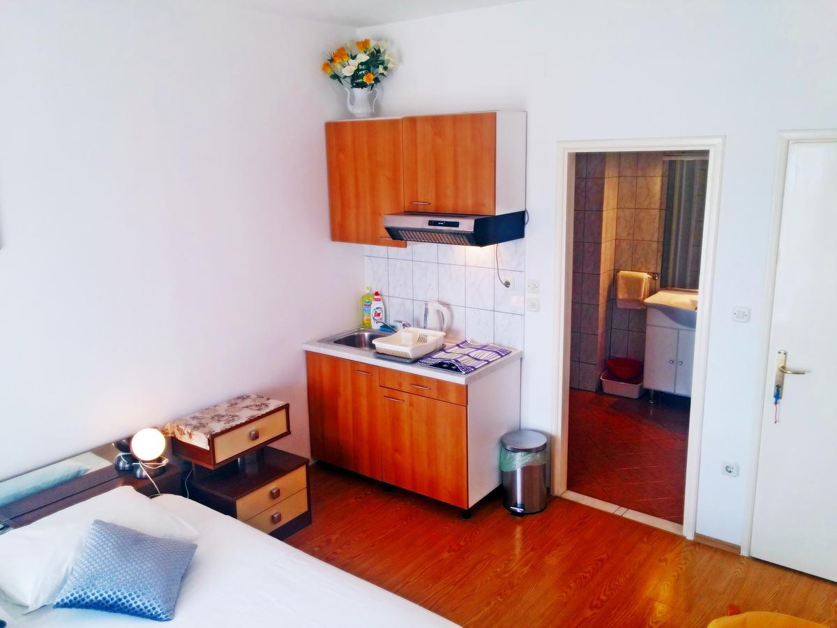 Apartments Eugen Pedisic Turanj Bagian luar foto